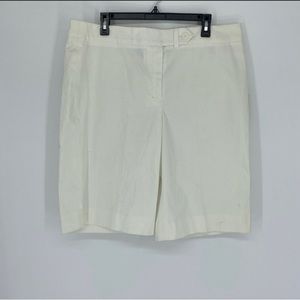 NWT Jones New York
Bermuda Shorts size 16